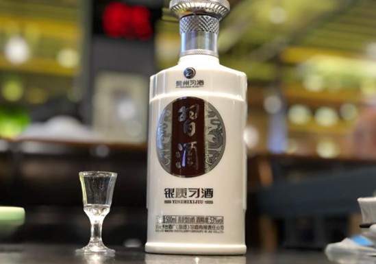 酱香白酒与浓香白酒_酱香型白酒潭酒_酱香白酒招商